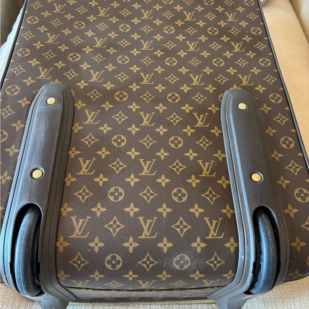 Authentic Louis Vuitton pegase 65 monogram suitca… - image 9